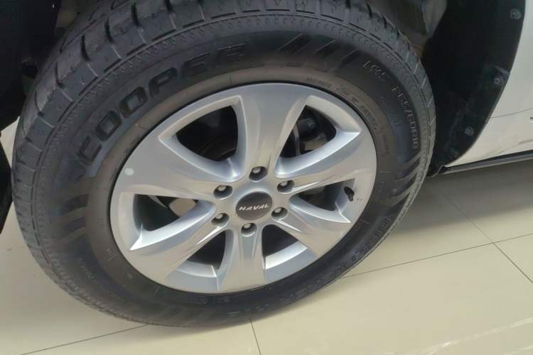 Used Haval H9 2022 2.0T Gasoline 4x4 Premium 5-Seater Exterior 4