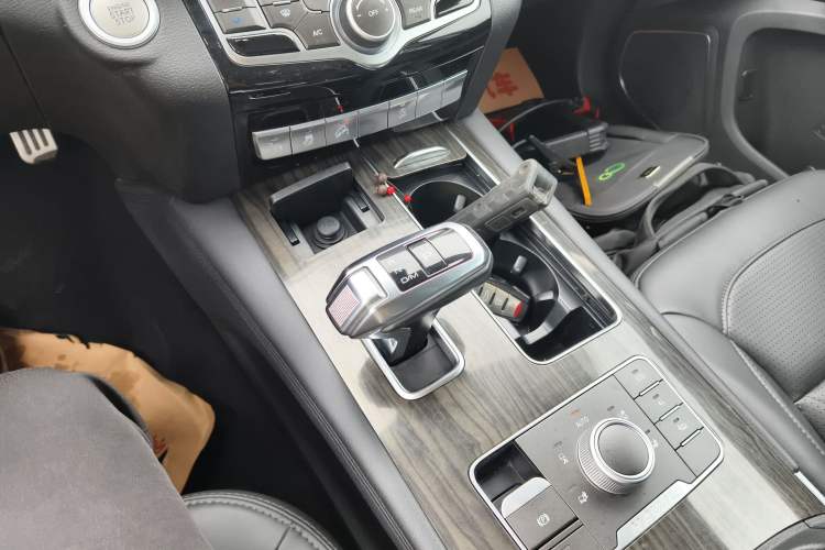 Used Haval H9 2022 2.0T Gasoline 4x4 Comfort Version 7 Seats Gear Lever