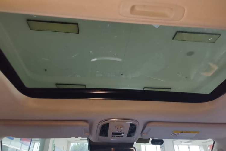 Used Haval H9 2022 2.0T Gasoline 4x4 Luxury 7-Seater Headliner