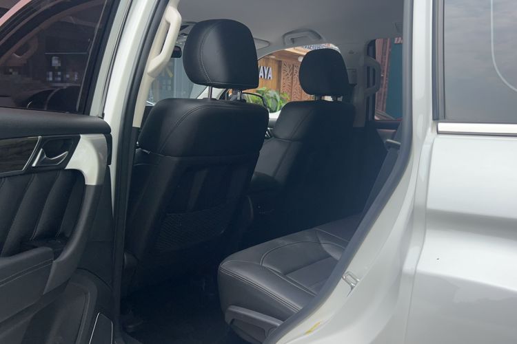 Used Haval H9 2022 2.0T Gasoline 4x4 Elite Model 5 Seats Interior 2