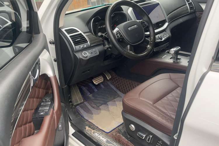 Used Haval H9 2022 2.0T Gasoline 4x4 Luxury 7-Seater Interior 2