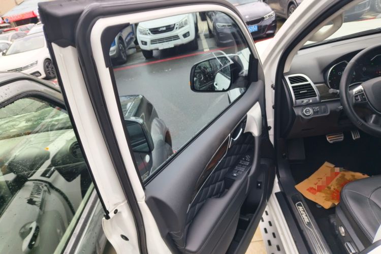 Used Haval H9 2022 2.0T Gasoline 4x4 Comfort Version 7 Seats Left Front Door Interior