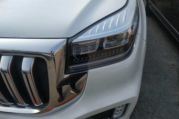 Used Haval H9 2022 2.0T Gasoline 4x4 Smart Enjoyment Version 5 Seats Left Front Headlight