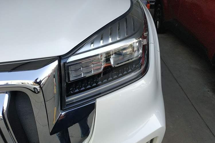 Used Haval H9 2022 2.0T Gasoline 4x4 Premium 5-Seater Left Front Headlight