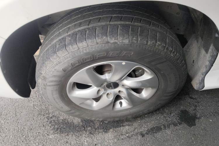Used Haval H9 2022 2.0T Gasoline 4x4 Elite Model 5 Seats Left Front Wheel Hub