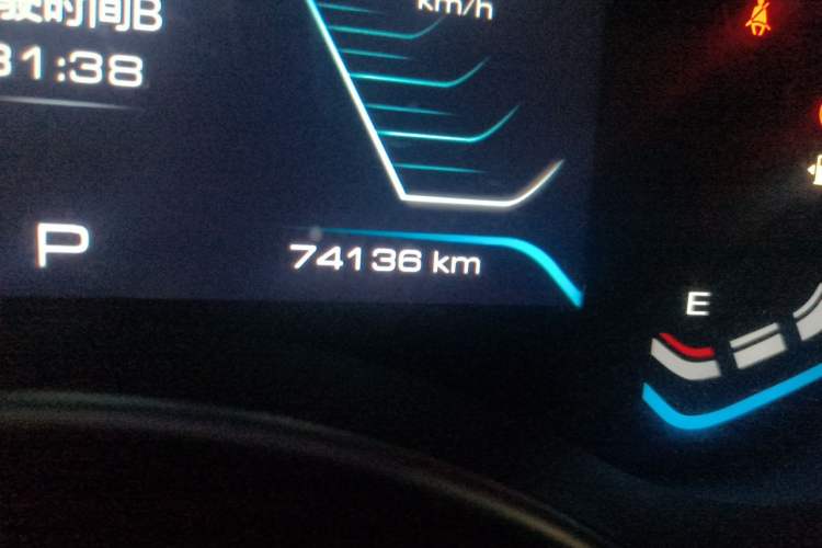Used Haval H9 2022 2.0T Gasoline 4x4 Premium 5-Seater Odometer Close Up
