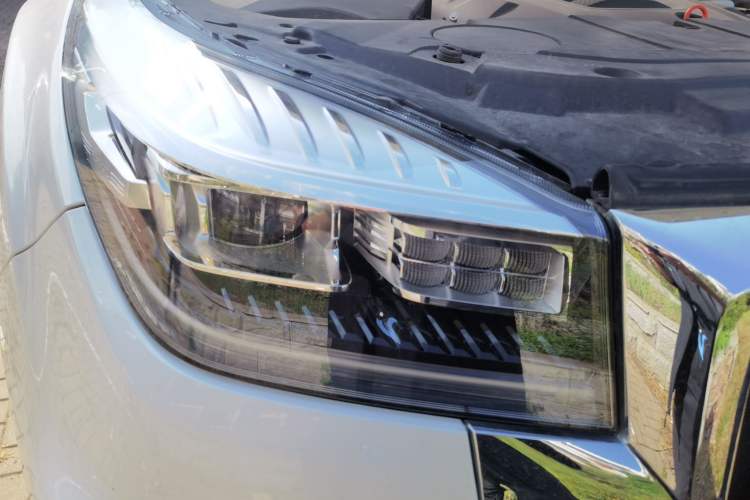 Used Haval H9 2022 2.0T Gasoline 4x4 Elite Model 5 Seats Right Front Headlight