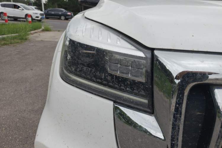 Used Haval H9 2022 2.0T Gasoline 4x4 Luxury 7-Seater Right Front Headlight