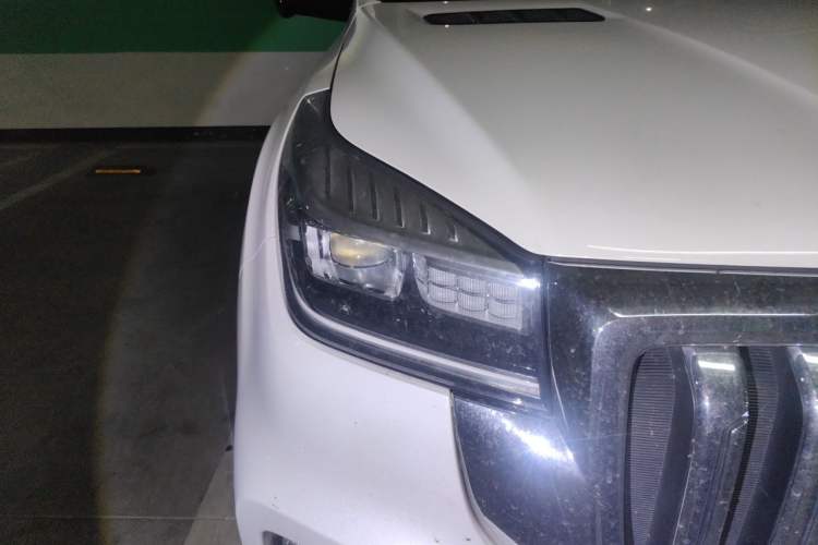 Used Haval H9 2022 2.0T Gasoline All-Wheel-Drive Versatile 5-Seater Right Front Headlight