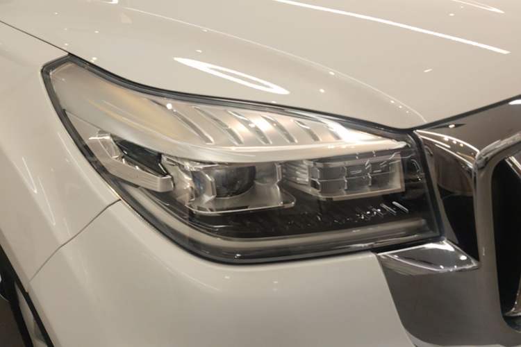 Used Haval H9 2022 2.0T Gasoline 4x4 Elite Model 5 Seats Right Front Headlight