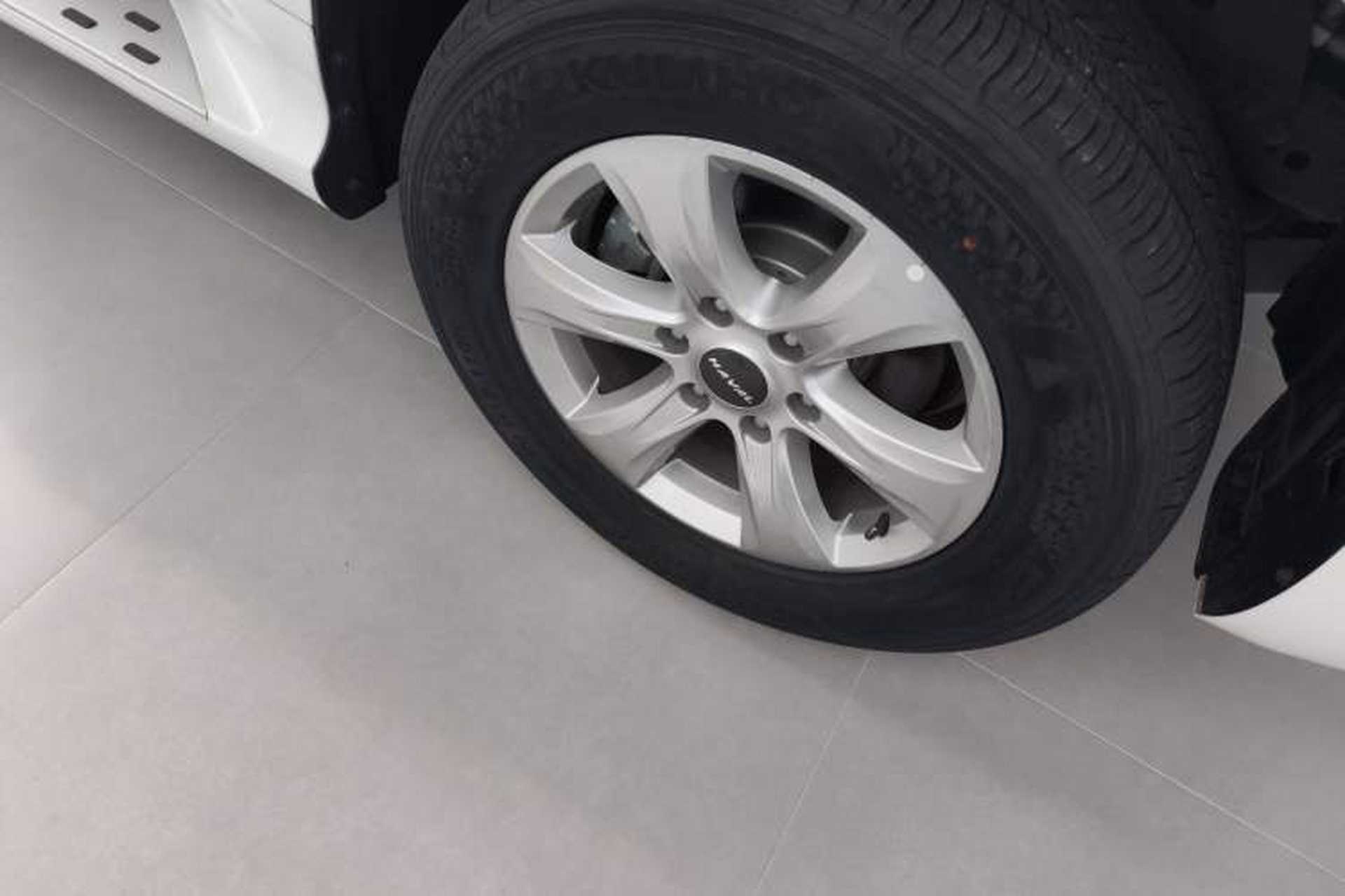 Used Haval H9 2022 2.0T Gasoline 4x4 Smart Enjoyment Version 5 Seats Right Front Wheel Hub