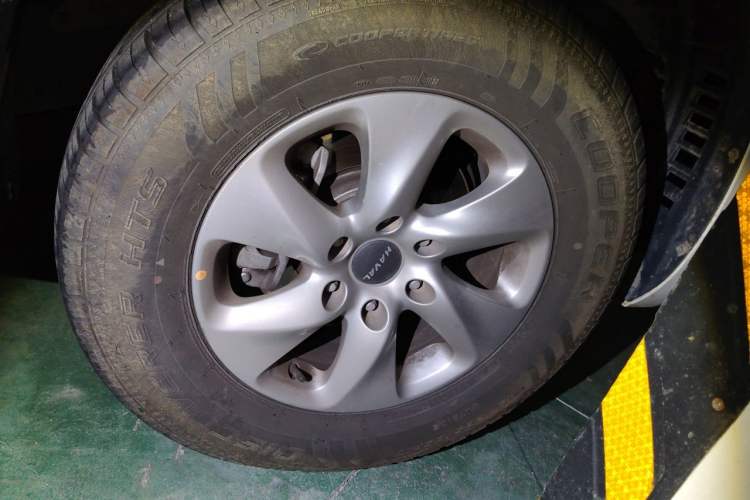 Used Haval H9 2022 2.0T Gasoline 4x4 Comfort Version 7 Seats Right Front Wheel Hub