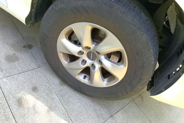 Used Haval H9 2022 2.0T Gasoline 4x4 Elite Model 5 Seats Right Front Wheel Hub