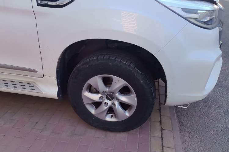 Used Haval H9 2022 2.0T Gasoline 4x4 Elite Model 5 Seats Right Front Wheel Hub