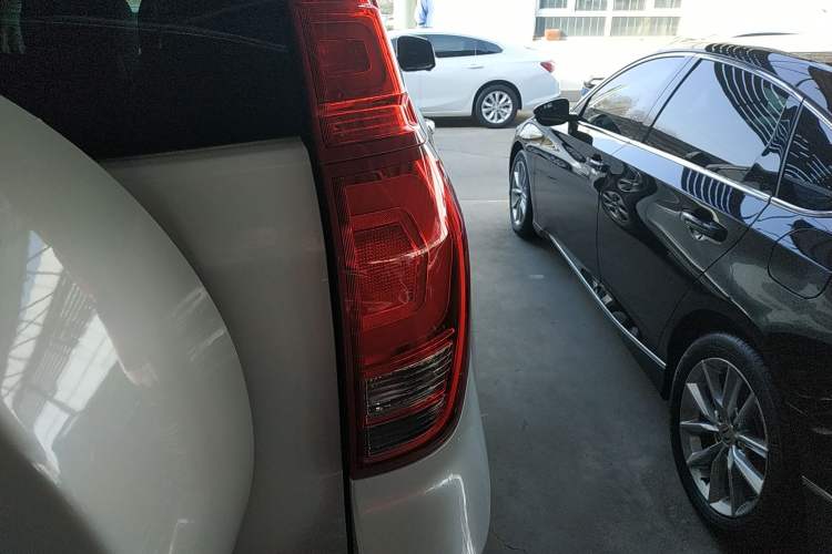 Used Haval H9 2022 2.0T Gasoline 4x4 Premium 5-Seater Right Rear Taillight