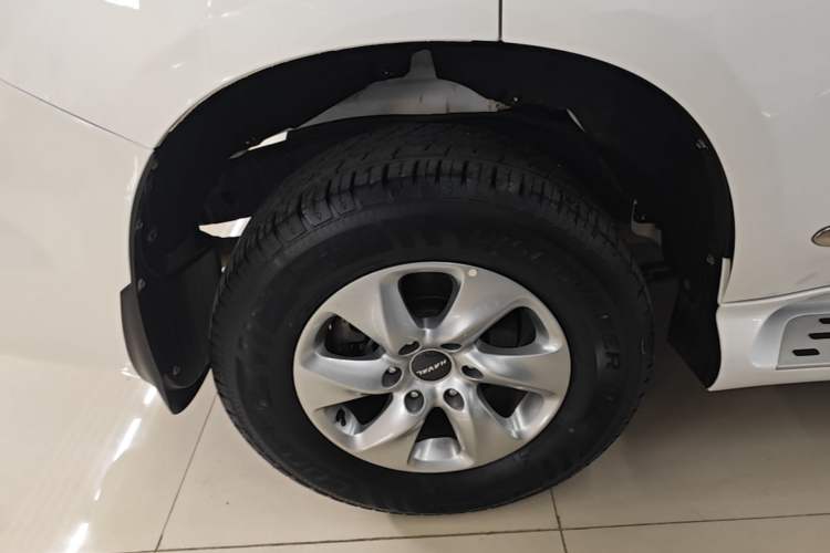 Used Haval H9 2022 2.0T Gasoline 4x4 Comfort Version 7 Seats Right Rear Wheel Hub