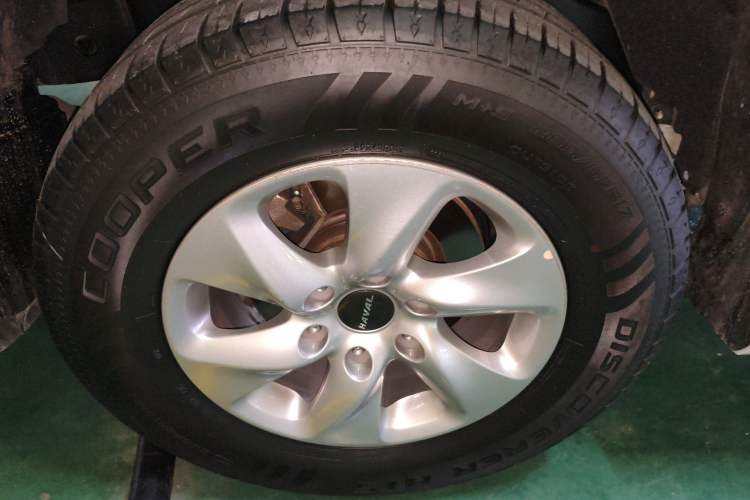 Used Haval H9 2022 2.0T Gasoline 4x4 Elite Model 5 Seats Right Rear Wheel Hub
