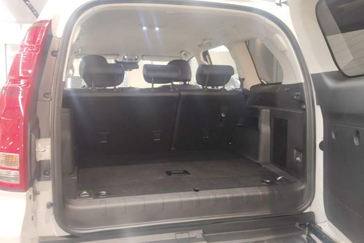 Used Haval H9 2022 2.0T Gasoline 4x4 Elite Model 5 Seats Trunk