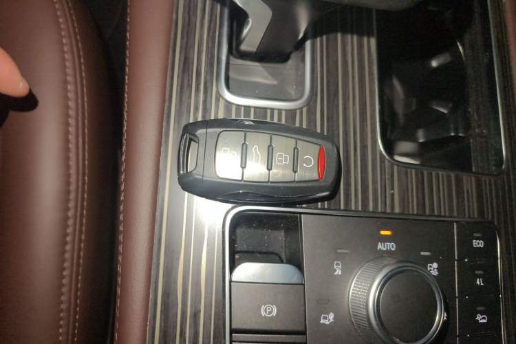 Used Haval H9 2022 2.0T Gasoline 4x4 Premium 5-Seater Vehicle Key