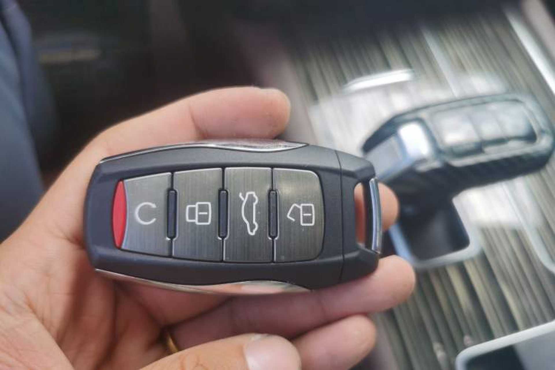 Used Haval H9 2022 2.0T Gasoline 4x4 Premium 5-Seater Vehicle Key