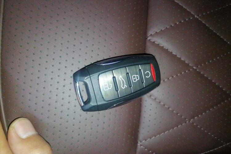 Used Haval H9 2022 2.0T Gasoline 4x4 Smart Enjoyment Version 5 Seats Vehicle Key