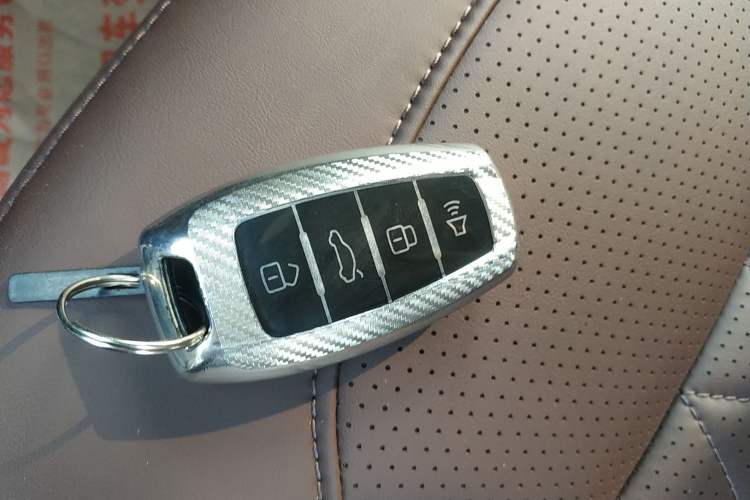 Used Haval H9 2022 2.0T Gasoline 4x4 Smart Enjoyment Version 5 Seats Vehicle Key