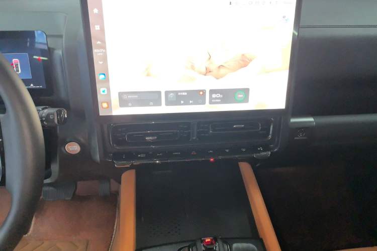 Used Haval H9 2024 2.4T Diesel 4x4 Extreme Edition Audio And AC Panel