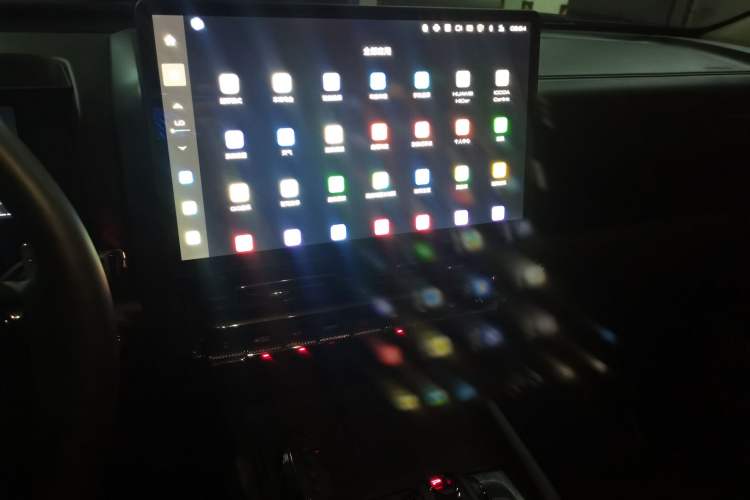 Used Haval H9 2024 2.4T Diesel 4x4 Extreme Edition Audio And AC Panel