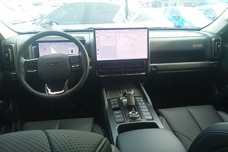 Used Haval H9 2024 2.4T Diesel 4x4 Extreme Edition Center Console