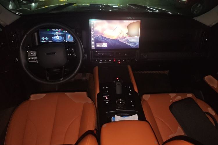 Used Haval H9 2024 2.4T Diesel 4x4 Extreme Edition Center Console