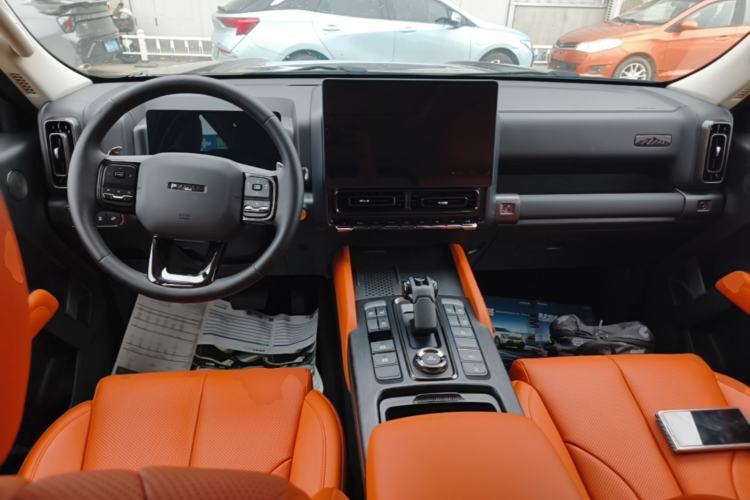 Used Haval H9 2024 2.0T Gasoline All-Wheel-Drive Extreme Edition Center Console