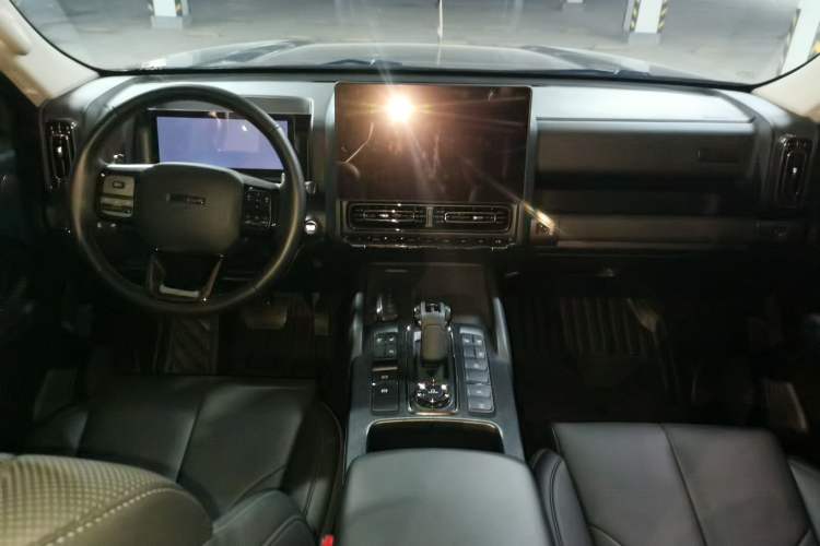 Used Haval H9 2024 2.4T Diesel 4x4 Extreme Edition Center Console