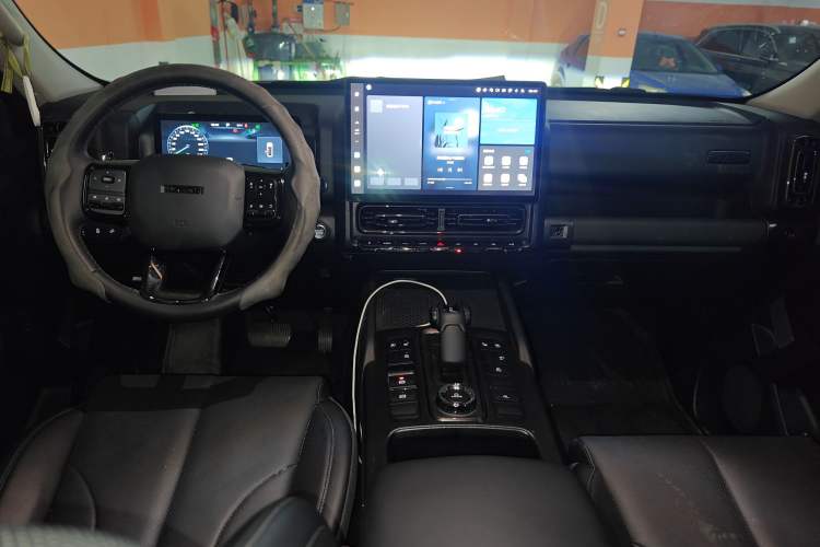 Used Haval H9 2024 2.4T Diesel 4x4 Territory Edition Center Console