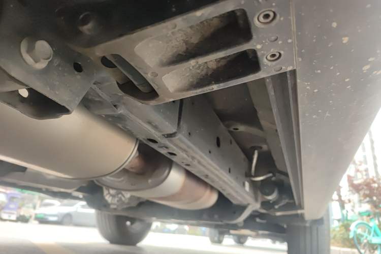 Used Haval H9 2024 2.0T Gasoline All-Wheel-Drive Extreme Edition Chassis Rear Right