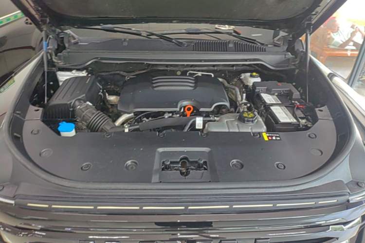 Used Haval H9 2024 2.0T Gasoline All-Wheel-Drive Extreme Edition Engine Bay