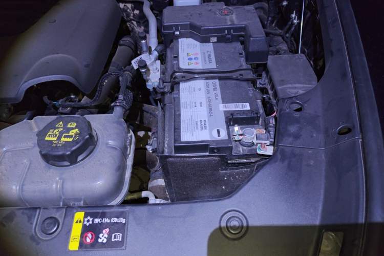 Used Haval H9 2024 2.0T Gasoline All-Wheel-Drive Extreme Edition Engine Bay Left
