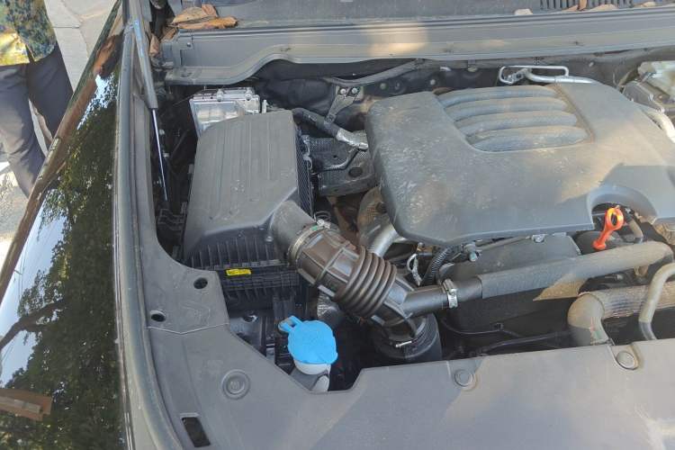 Used Haval H9 2024 2.0T Gasoline 4x4 Territory Edition Engine Bay Right