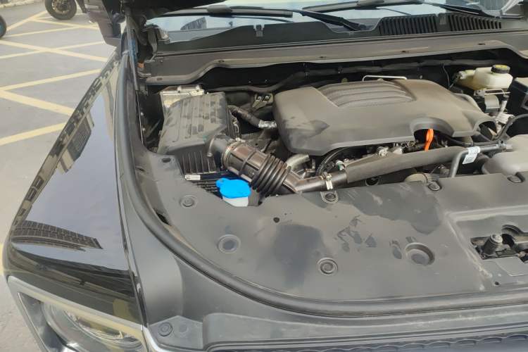 Used Haval H9 2024 2.0T Gasoline All-Wheel-Drive Extreme Edition Engine Bay Right
