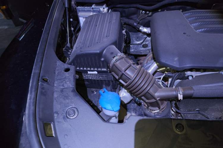 Used Haval H9 2024 2.0T Gasoline All-Wheel-Drive Extreme Edition Engine Bay Right