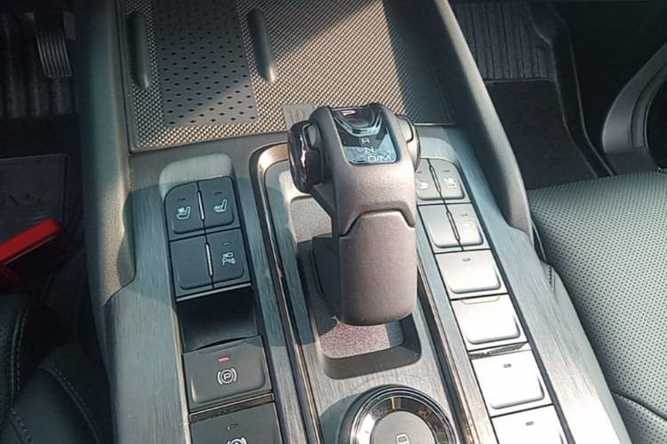 Used Haval H9 2024 2.4T Diesel 4x4 Extreme Edition Gear Lever