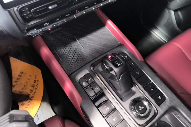 Used Haval H9 2024 2.0T Gasoline All-Wheel-Drive Extreme Edition Gear Lever