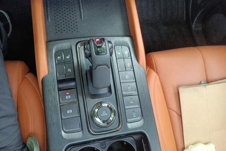 Used Haval H9 2024 2.4T Diesel 4x4 Extreme Edition Gear Lever