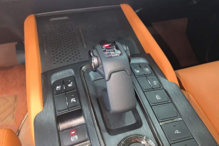 Used Haval H9 2024 2.4T Diesel 4x4 Extreme Edition Gear Lever