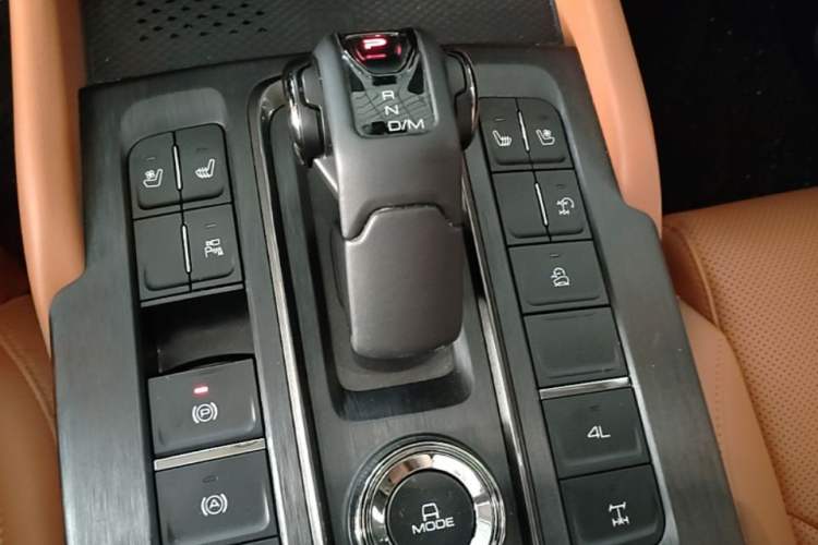 Used Haval H9 2024 2.0T Gasoline All-Wheel-Drive Extreme Edition Gear Lever