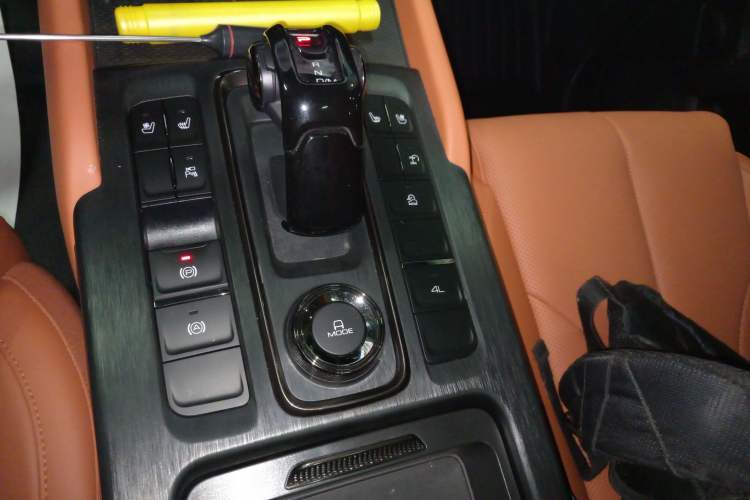 Used Haval H9 2024 2.4T Diesel 4x4 Territory Edition Gear Lever