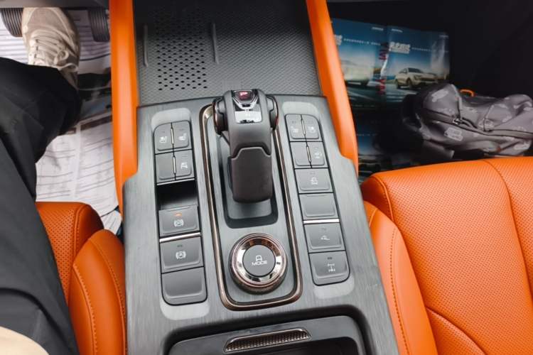 Used Haval H9 2024 2.0T Gasoline All-Wheel-Drive Extreme Edition Gear Lever