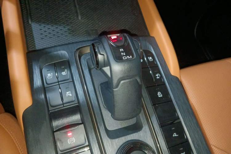Used Haval H9 2024 2.0T Gasoline All-Wheel-Drive Extreme Edition Gear Lever