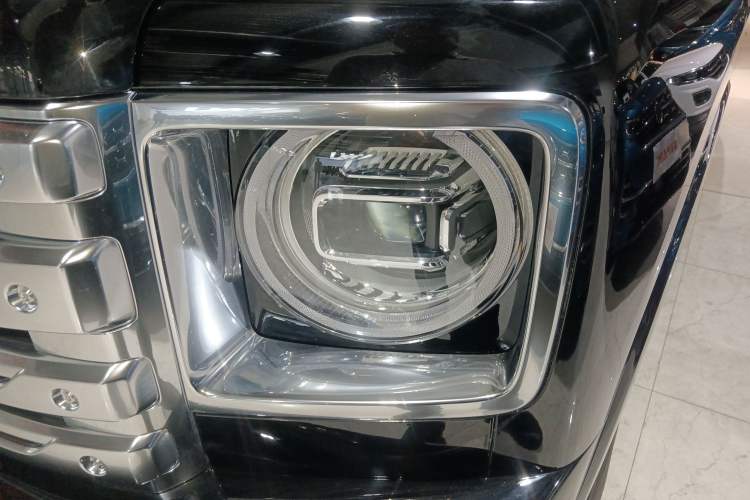 Used Haval H9 2024 2.0T Gasoline All-Wheel-Drive Extreme Edition Left Front Headlight