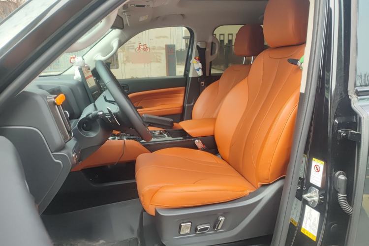 Used Haval H9 2024 2.0T Gasoline All-Wheel-Drive Extreme Edition Left Front Seat