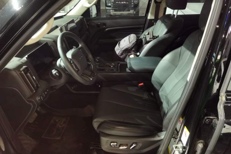 Used Haval H9 2024 2.4T Diesel 4x4 Territory Edition Left Front Seat
